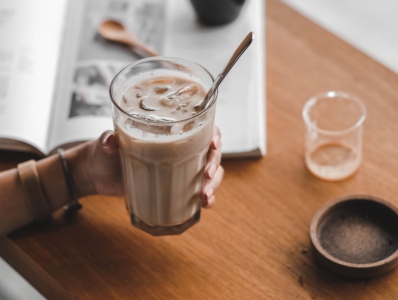 Beyond the Basic: Craft Your Perfect Creamy Iced Oat Milk Latte